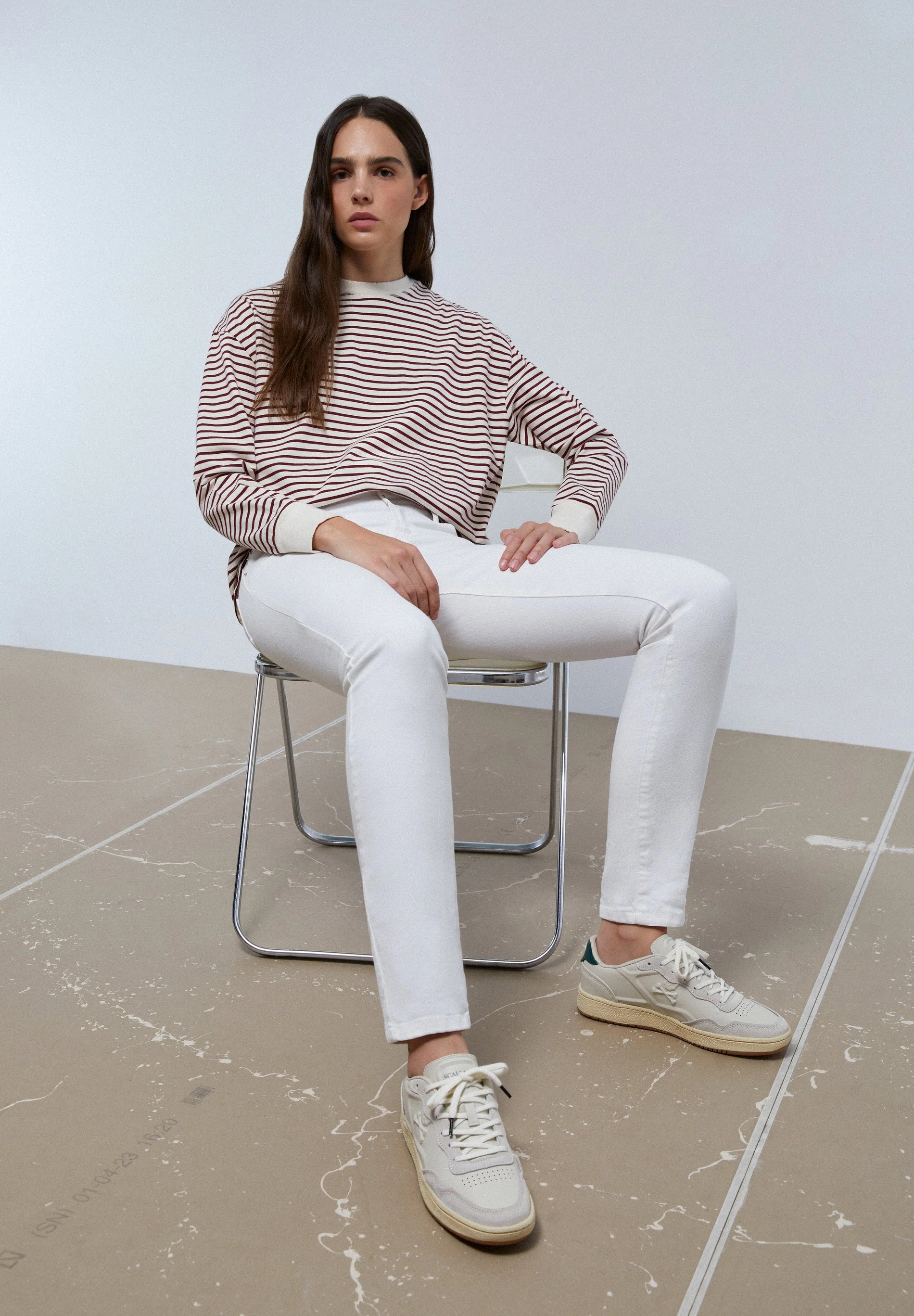 SKINNY JEANS WITH BUTTONS - Image 3