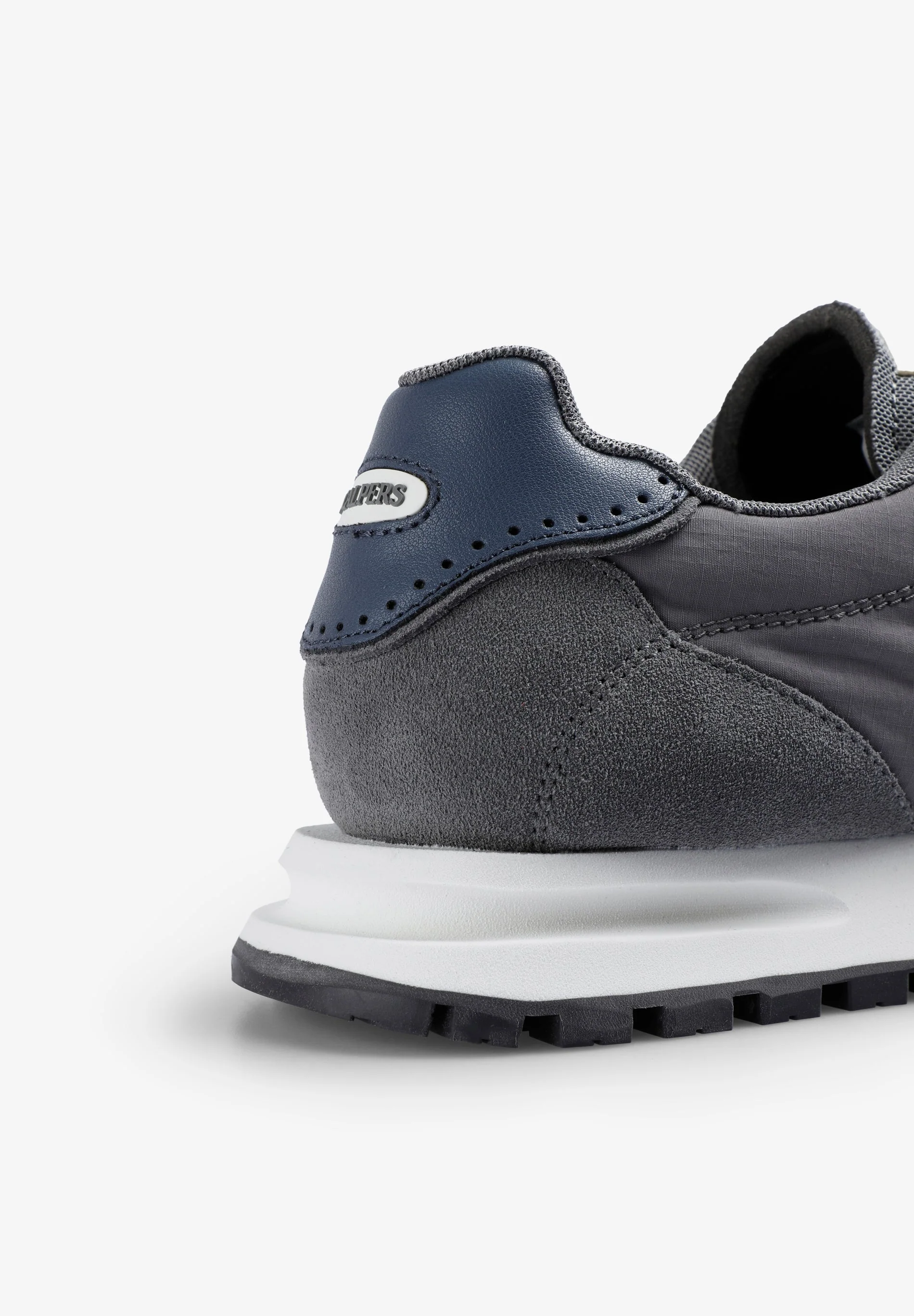 LIGHTWEIGHT SNEAKERS WITH CONTRAST SKULL - Image 7