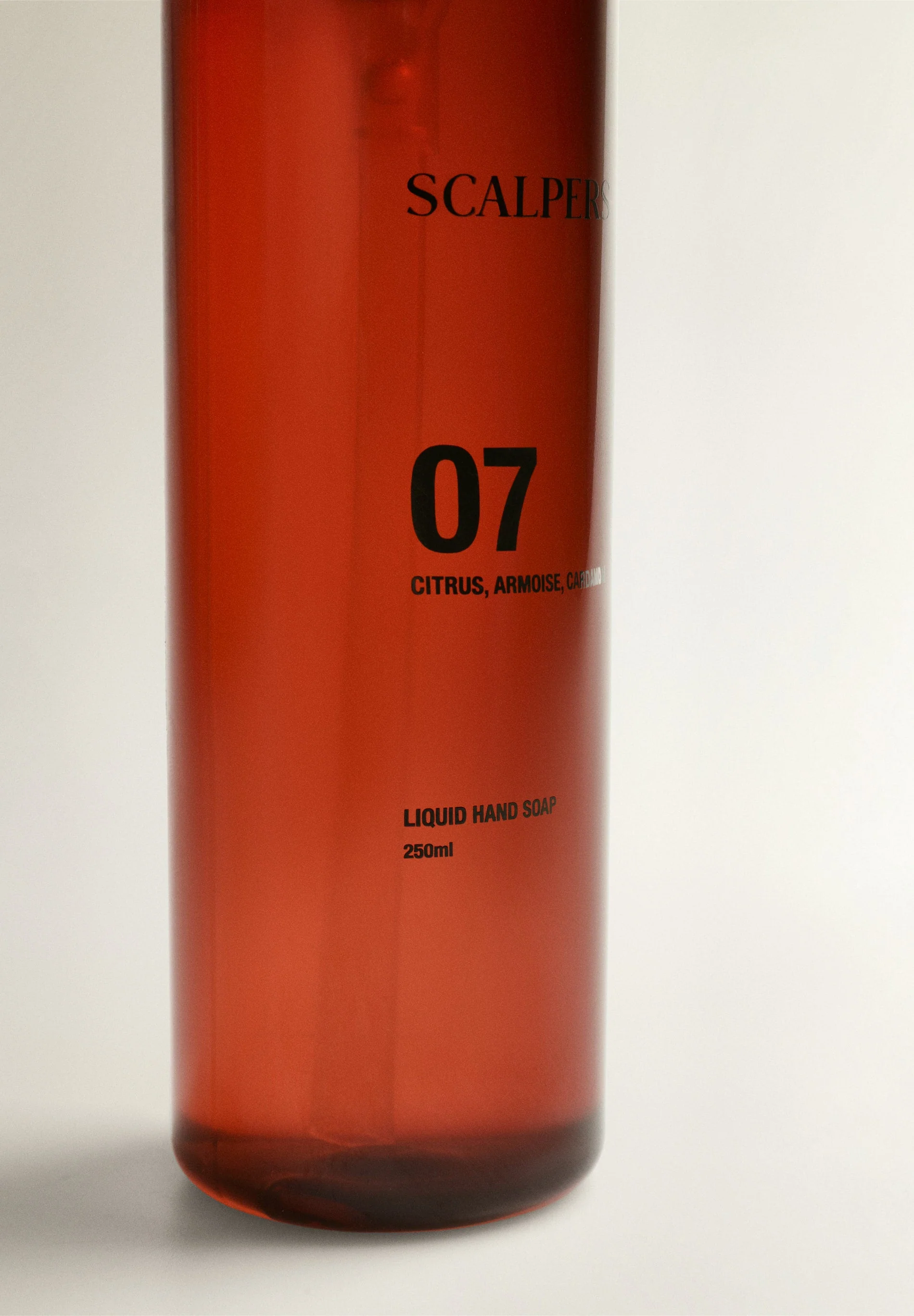 07 CITRUS, ARMOISE, CARDAMOM 250ML LIQUID SOAP - Image 2