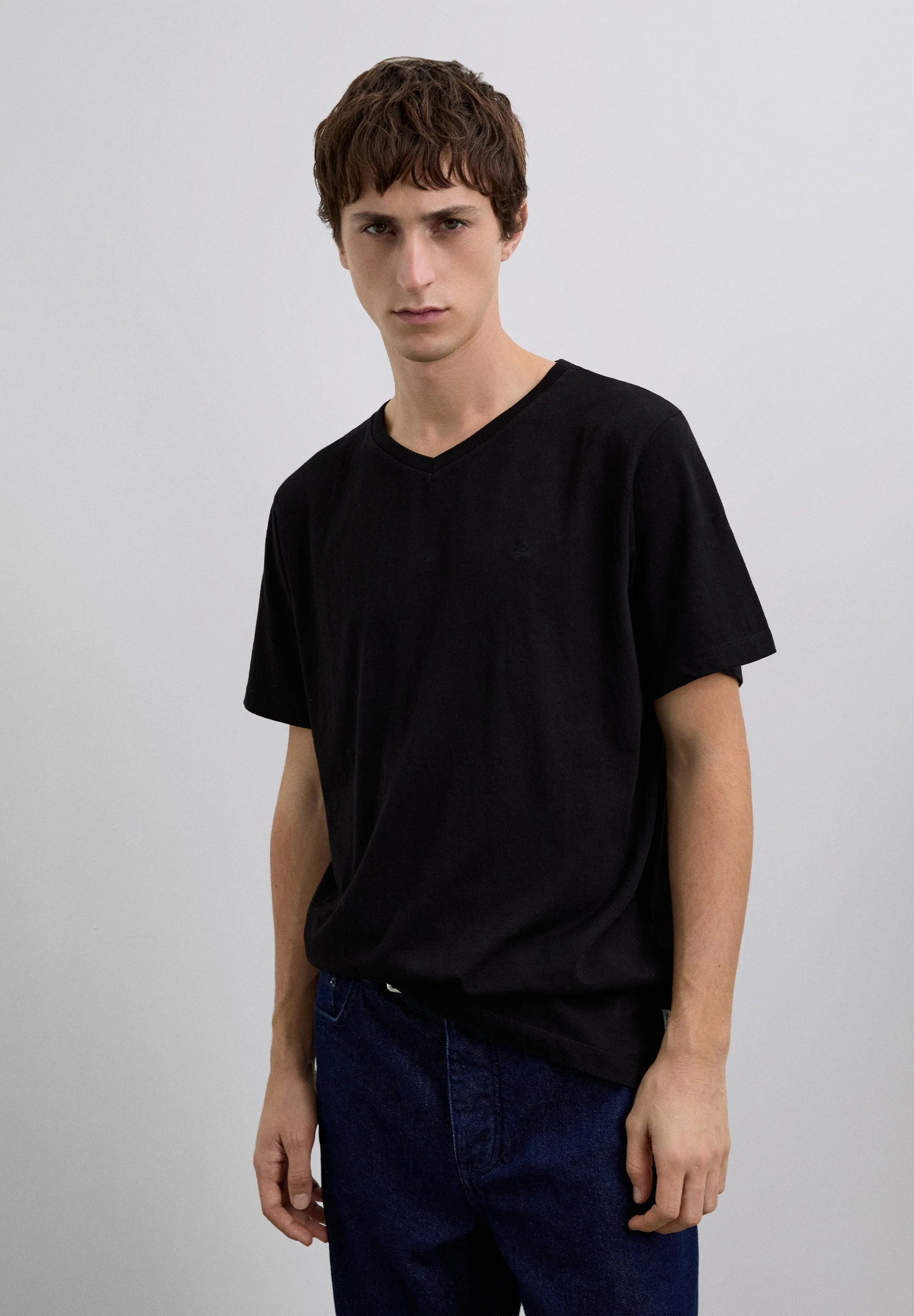 T-SHIRT WITH MATCHING EMBROIDERED SKULL