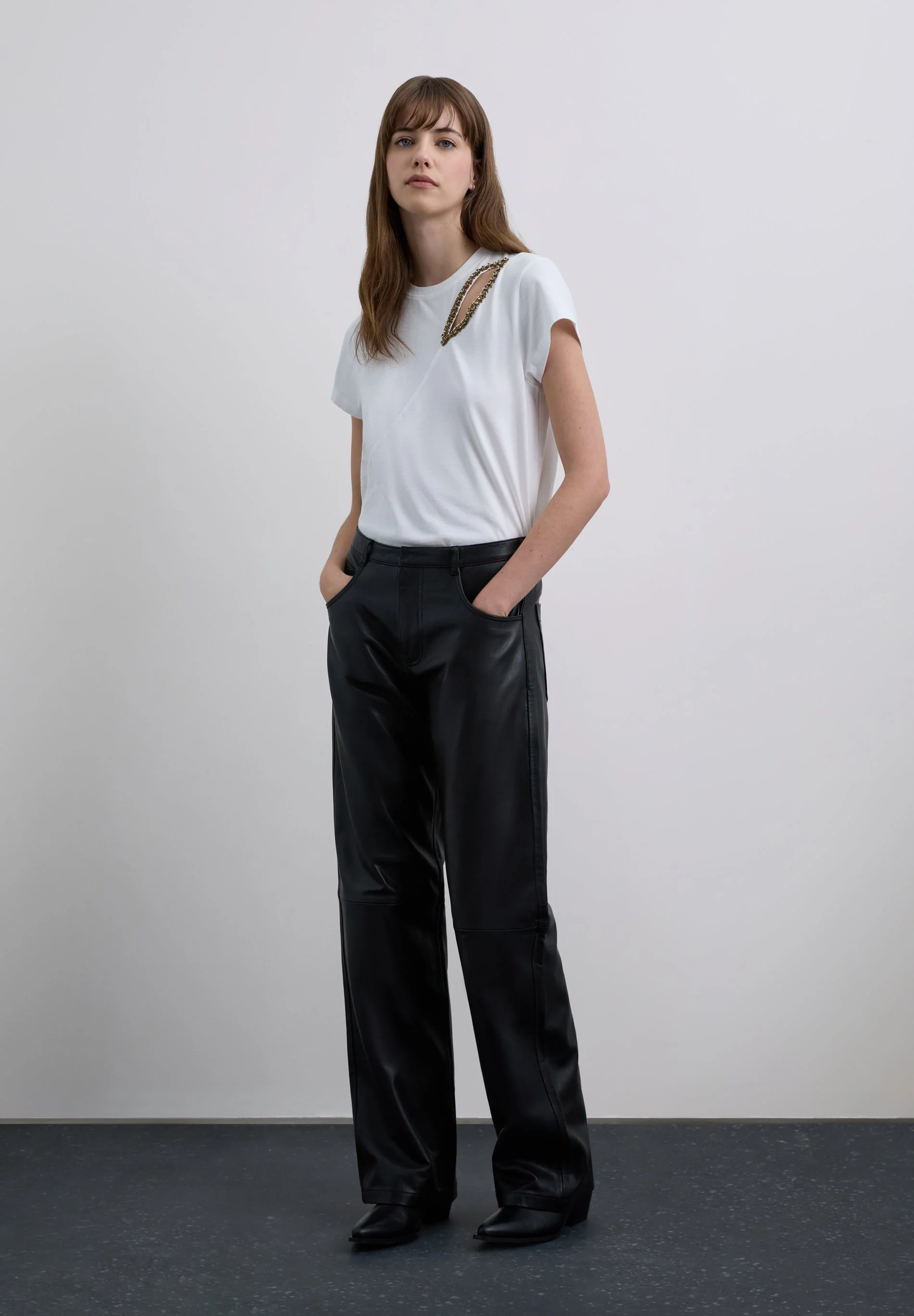 T-SHIRT WITH CUT-OUT DETAIL - Image 2