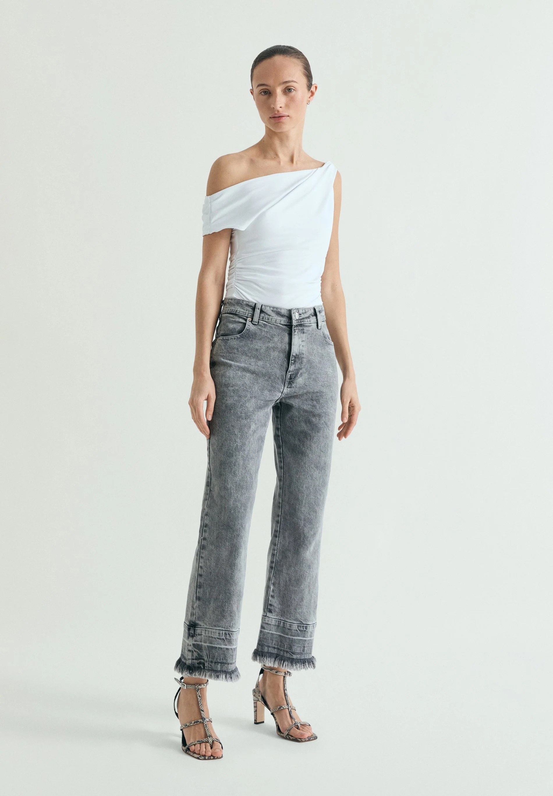 FADED FRAYED EDGE JEANS - Image 2