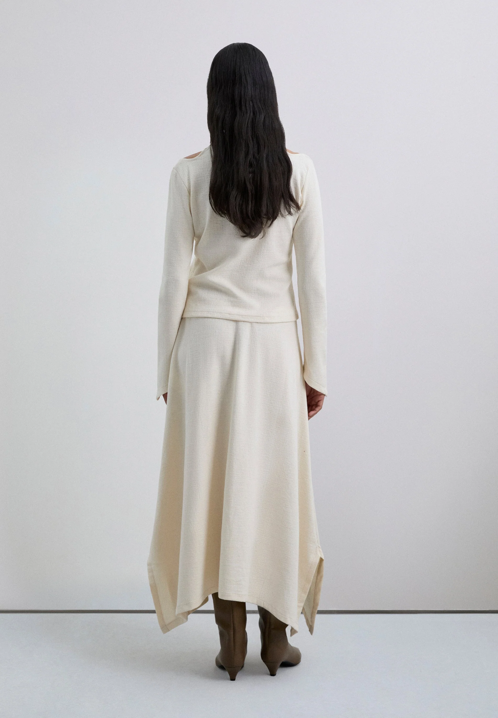 ASYMMETRIC KNIT MIDI SKIRT - Image 4