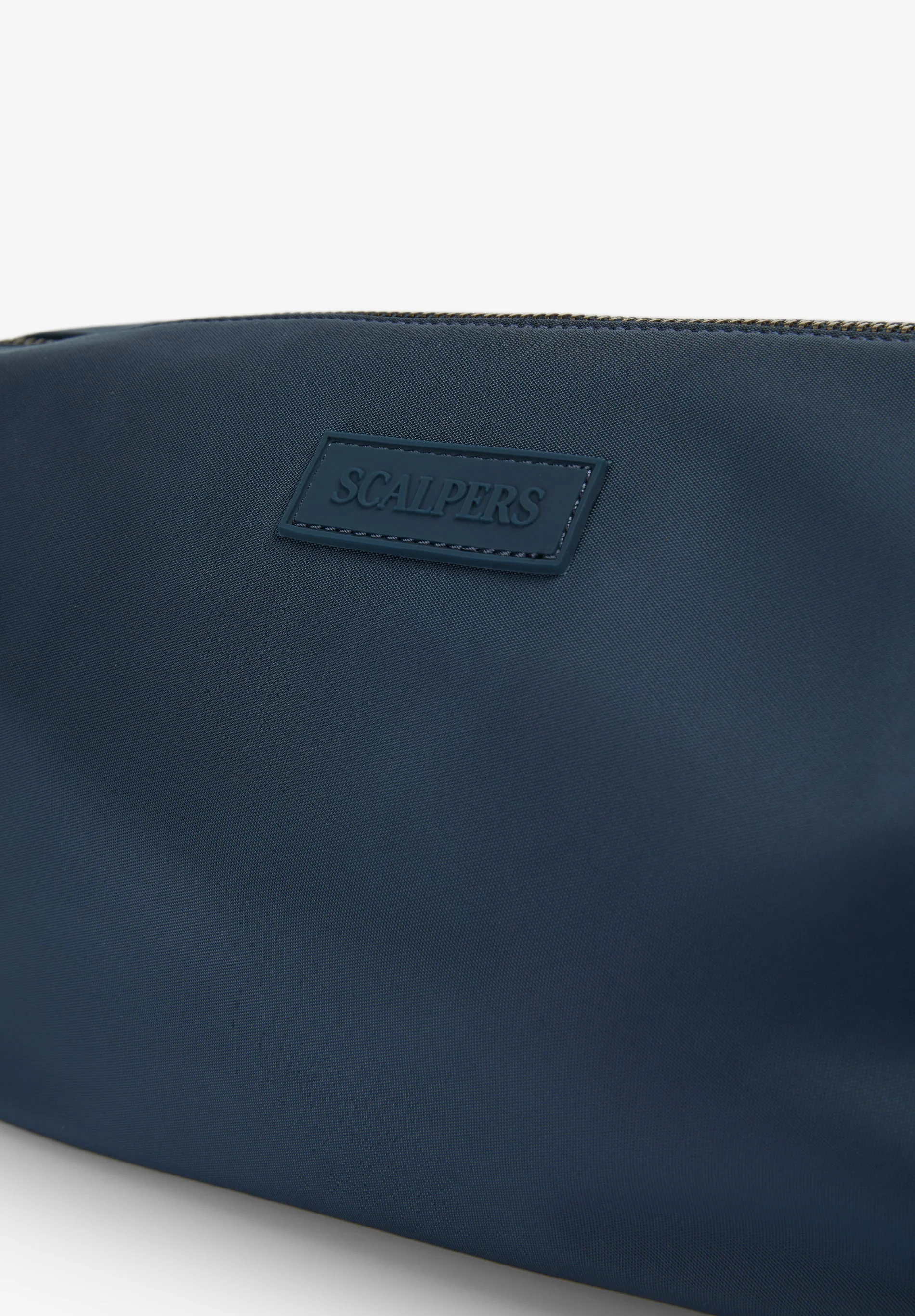 TECHNICAL TOILETRY BAG - Image 4