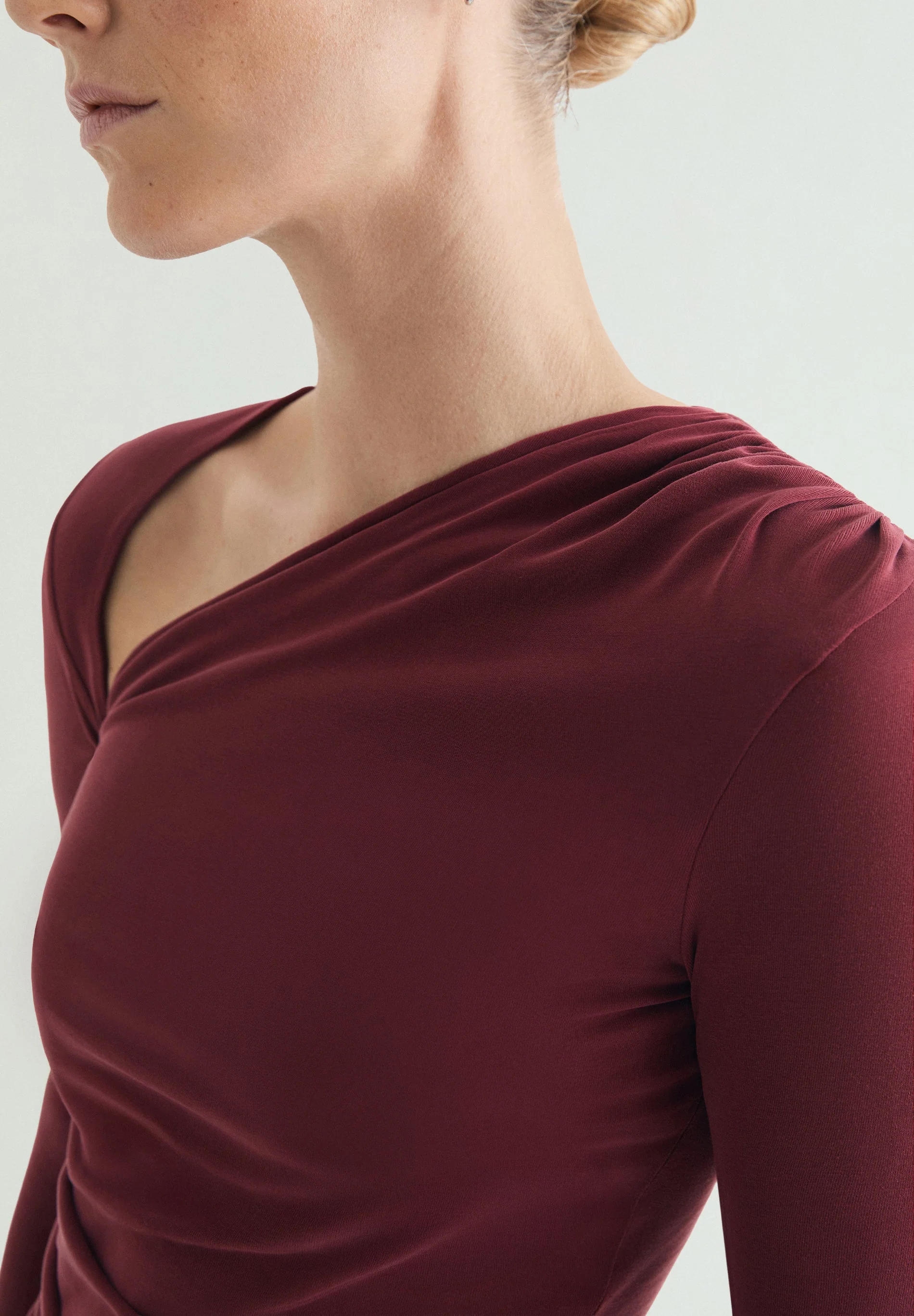 ASYMMETRIC LOOSE-FITTING T-SHIRT - Image 4