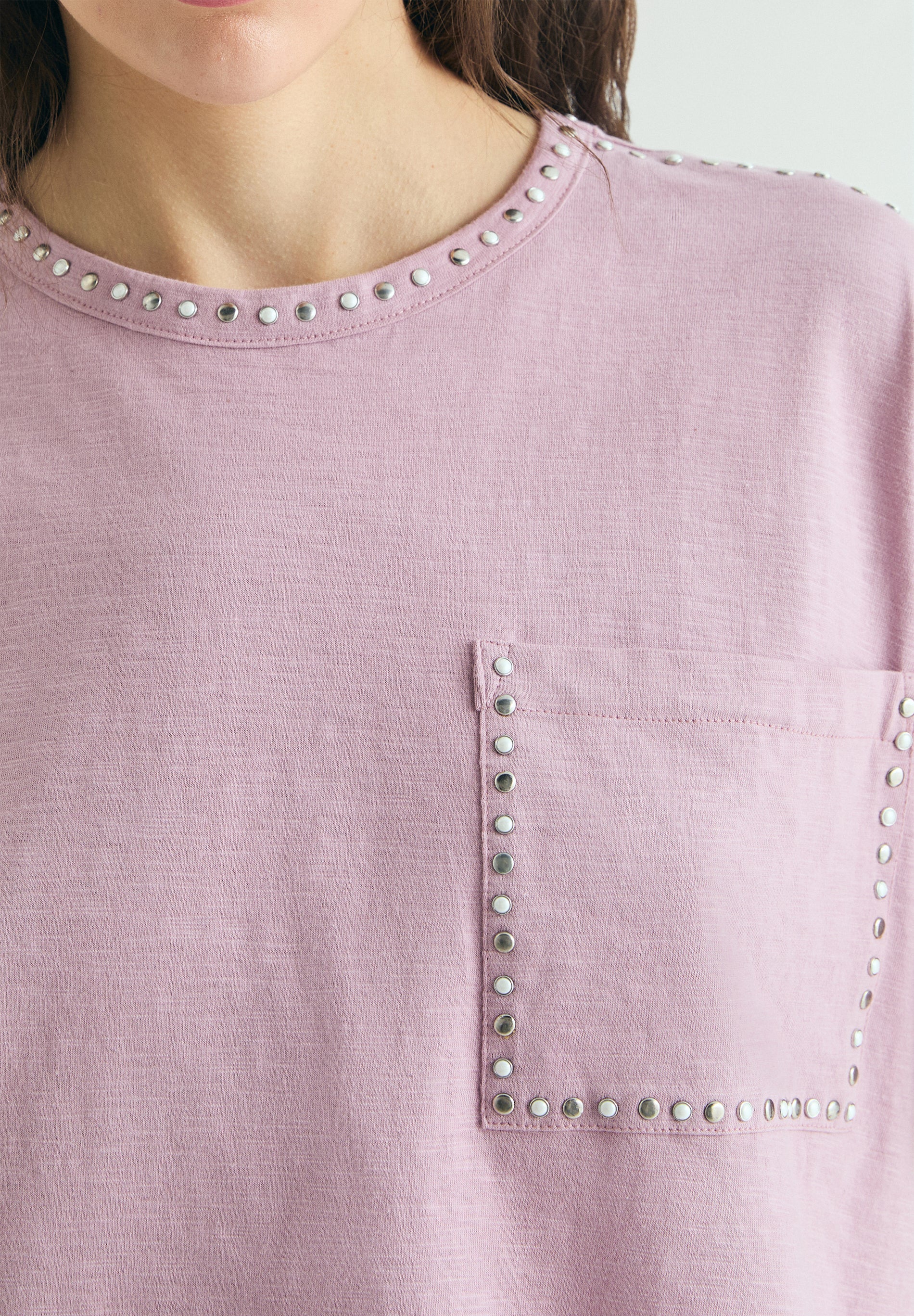 STUDDED T-SHIRT WITH POCKET - Image 4