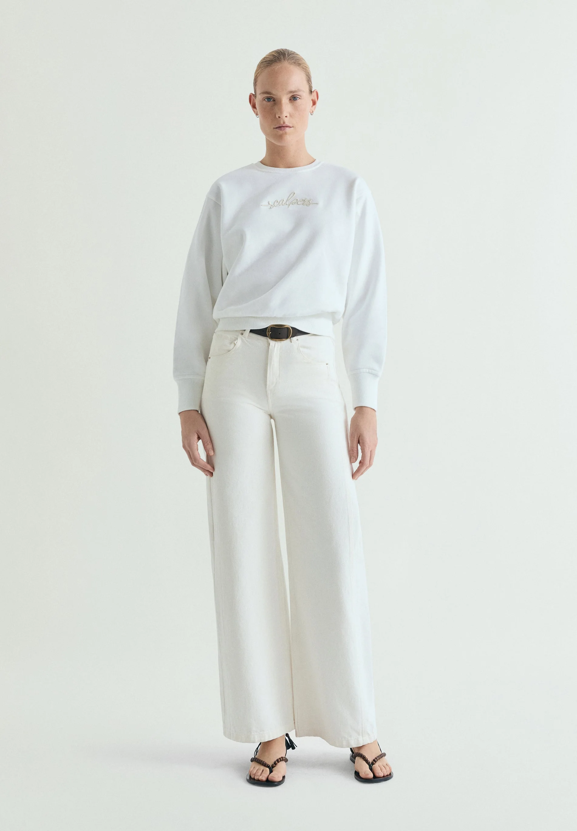 SWEATSHIRT WITH EMBROIDERED DETAILS - Image 3
