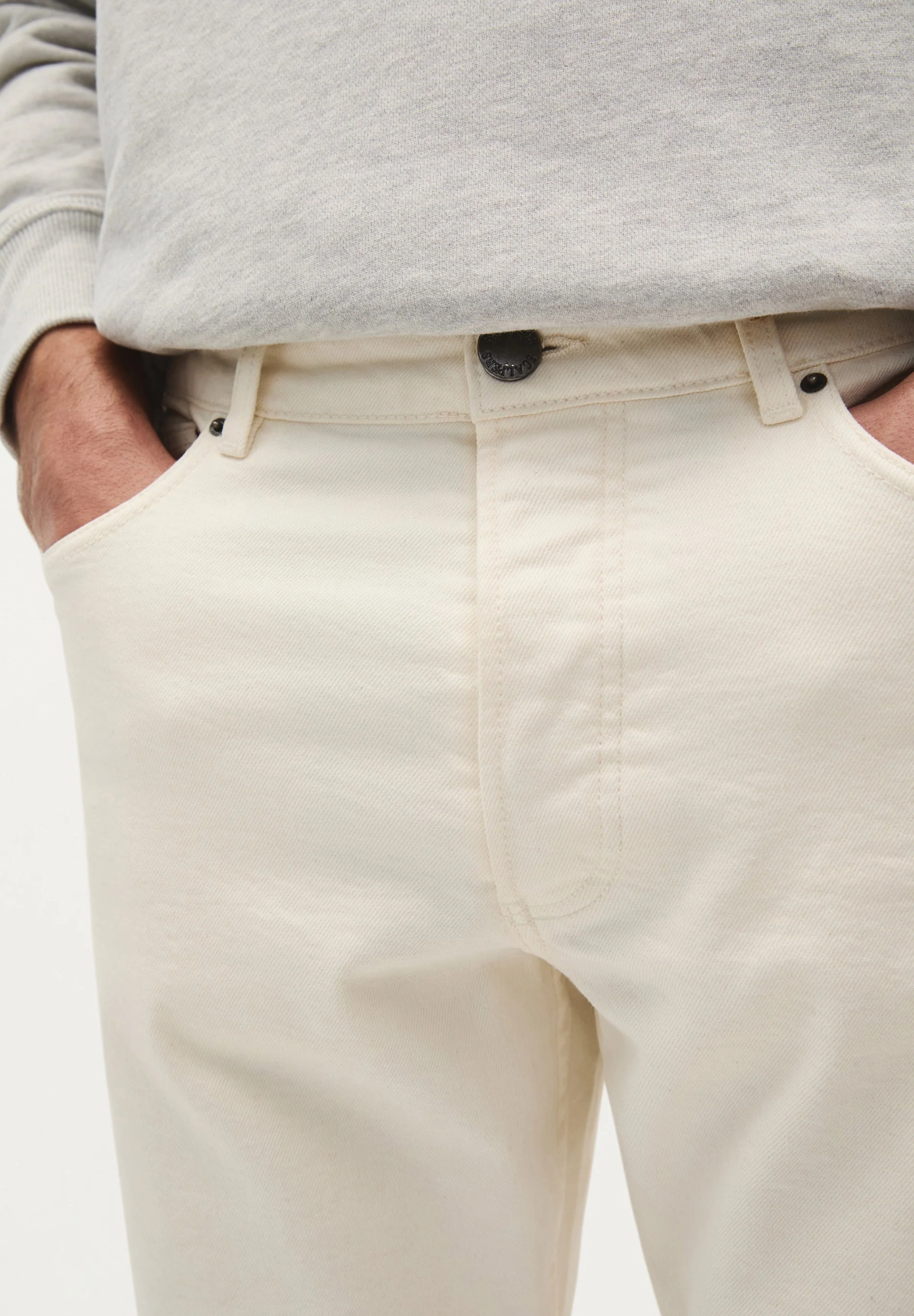 REGULAR FIT JEANS - Image 4